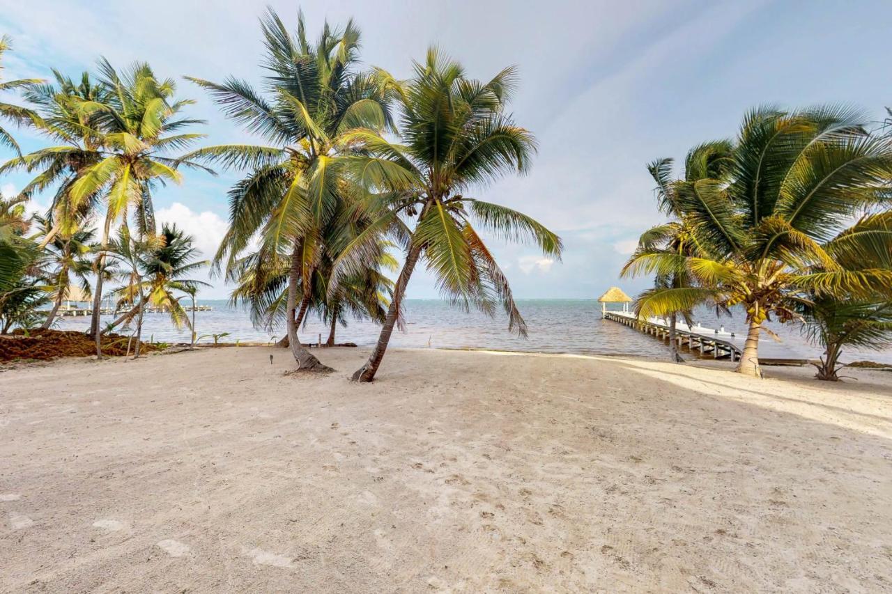 Blue Water Beach Villas San Pedro  Eksteriør billede