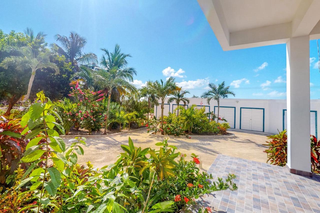 Blue Water Beach Villas San Pedro  Eksteriør billede